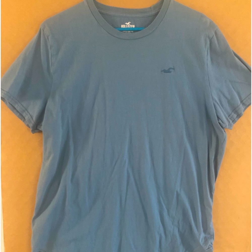 Hollister curved hem T-shirt.  Light blue. XL